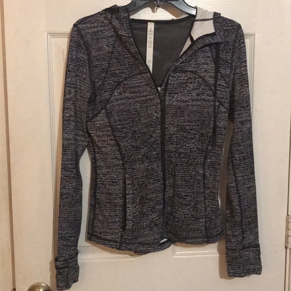 NWOT Lululemon blk/wh hooded define jacket
